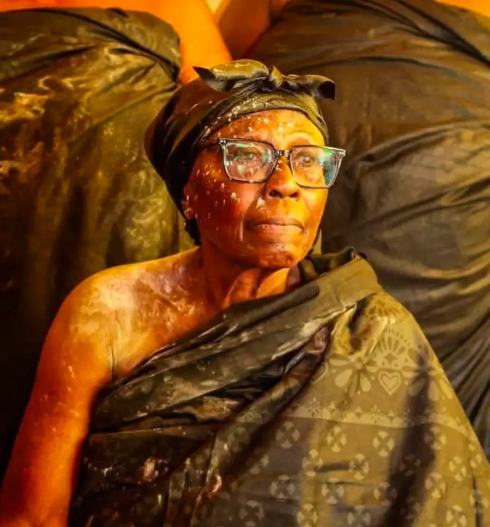 Explore kumasi asantehemaa Nana Yaa Akyaa II queen mother of asanteman Ashanti Kingdom